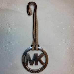 Michael Kors Silver Tone Metal Signature Hang Tag with Leather Hanger in Beige!